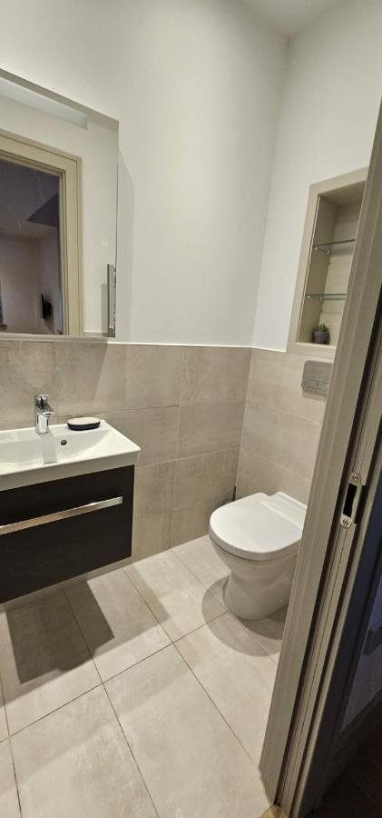 Studio Flat In Tottenham Лондон Экстерьер фото