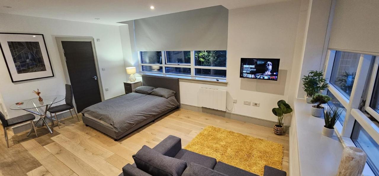 Studio Flat In Tottenham Лондон Экстерьер фото